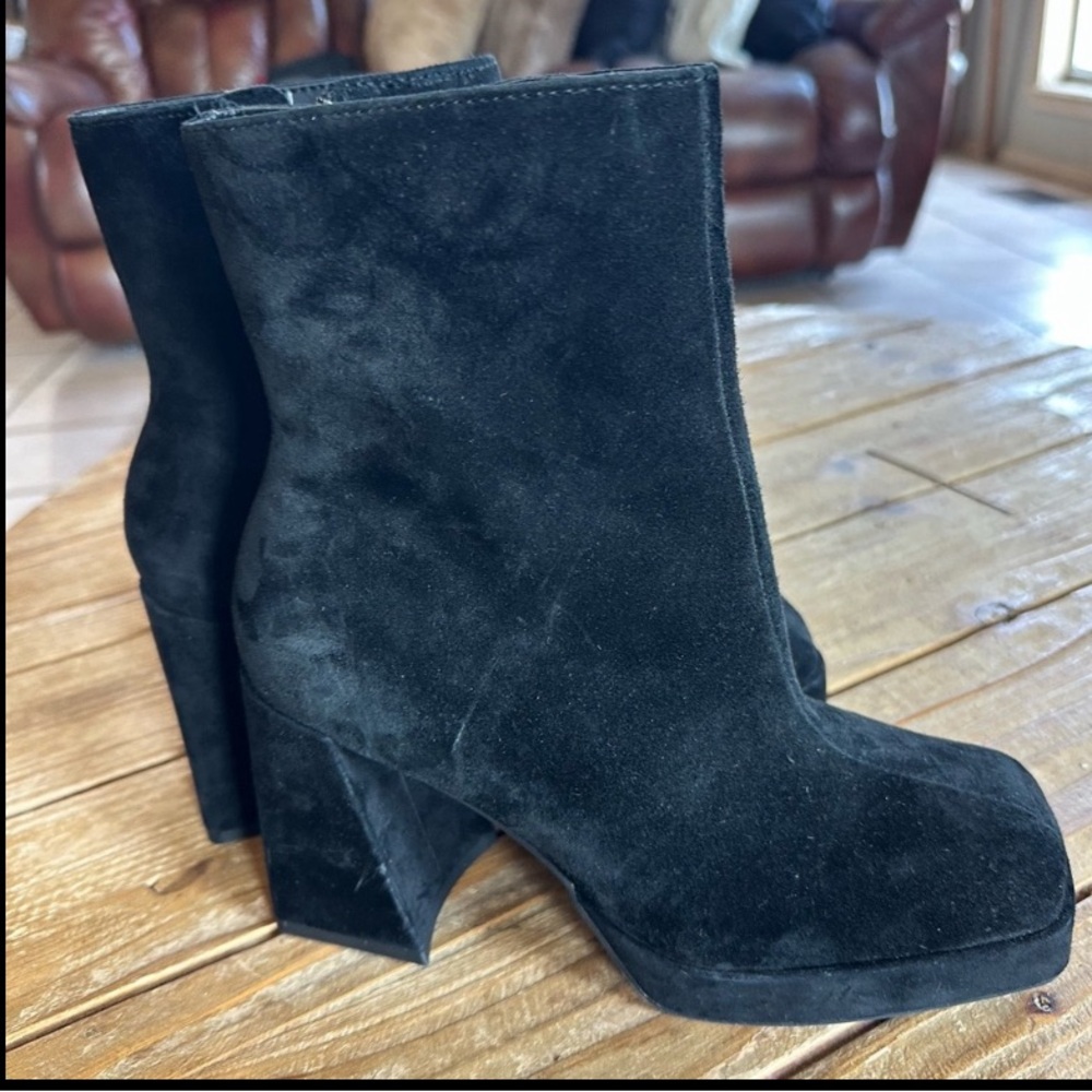 Gianni Binni Suede Chunky Heel Ankle Booty.